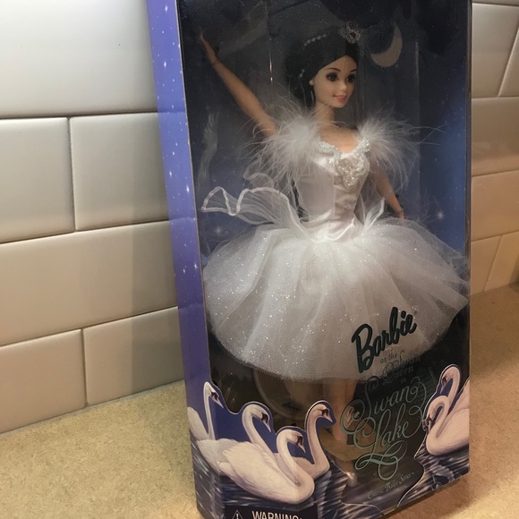 1997 NIB Swan Queen Barbie Doll - Picture 3 of 7